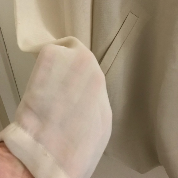 Sheer cream color blazer - Picture 4 of 4